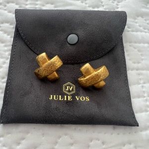 Julie Vos large Catalina earrings.